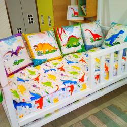 Подушка Стегозавр красная